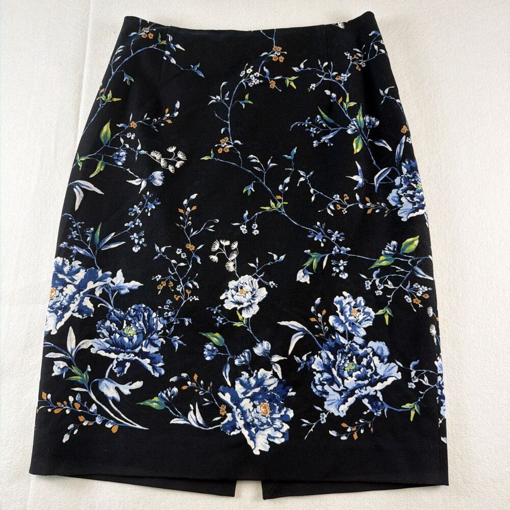 WHBM Blue Floral Pencil Skirt Size 2 Black Career Workwear Stretch Knee Length